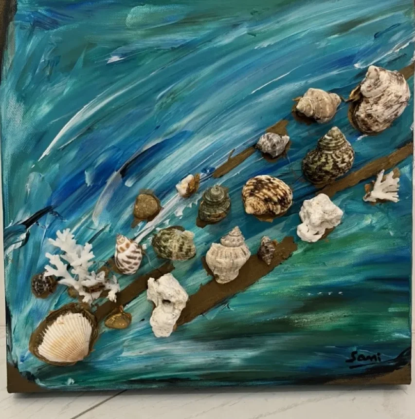 Pintura de arte texturizado con conchas marinas y coral sobre fondo azul verdoso - Gianluca Urraso