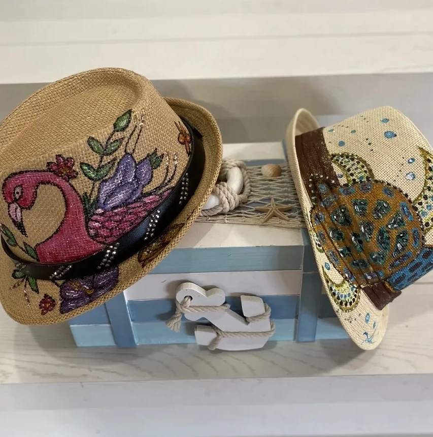 Sombreros de paja pintados a mano con flamenco y tortuga marina - Gianluca Urraso